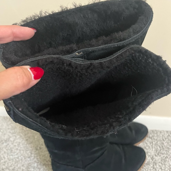 Ugg Suede Boots - Picture 5 of 9